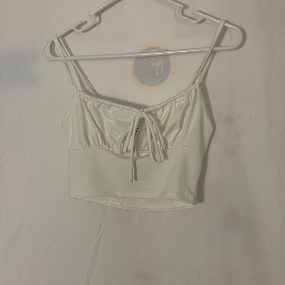 Detailed silky crop top